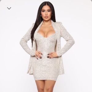 Fashion Nova Attract the paparazzi 2 piece mini Dress Set- Silver. Size Small